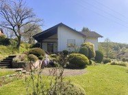 Hauptbild Verkauft! Wohnen mit Weitblick im Naturpark Rhein-Westerwald - Bungalow in ruhigerWohnlage!