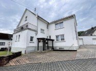 Hauptbild Ideal für Handwerker: Familienhaus + Nebengebäude mit Doppelgarage +Carport!